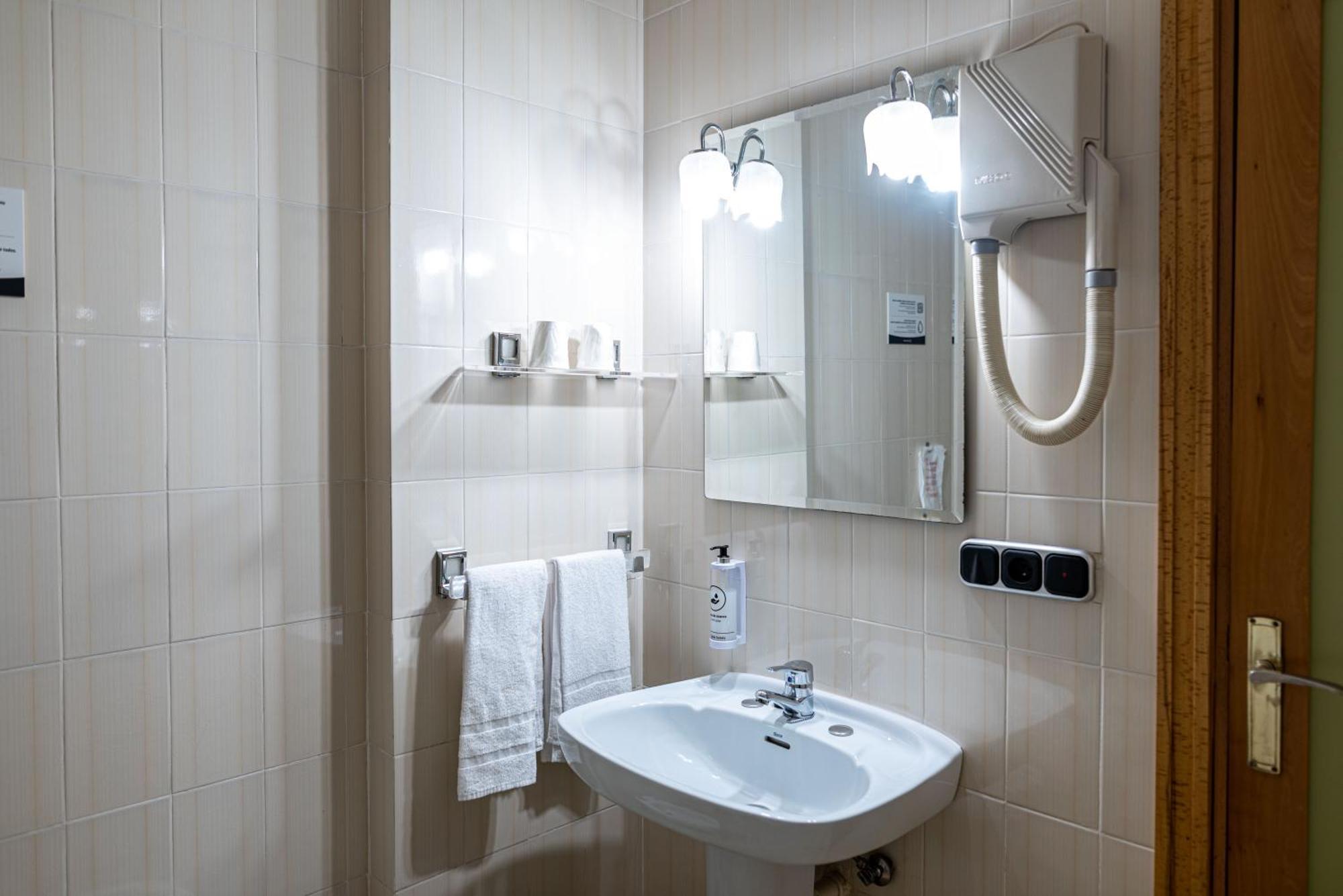 Hotel Alda Guijuelo Zewnętrze zdjęcie